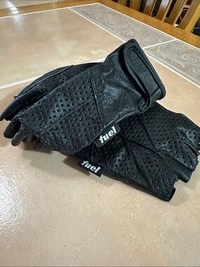 Fuel Men's Black Perforated Half-Finger Driving Gloves